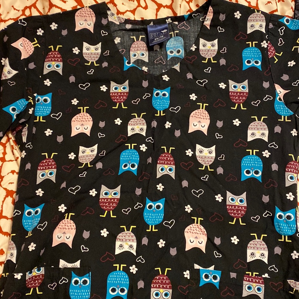 Owl scrub top